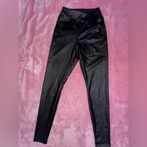 Aerie Women’s Black Offline Real Luxe Faux Leather Leggings Size Medium‎ NWT